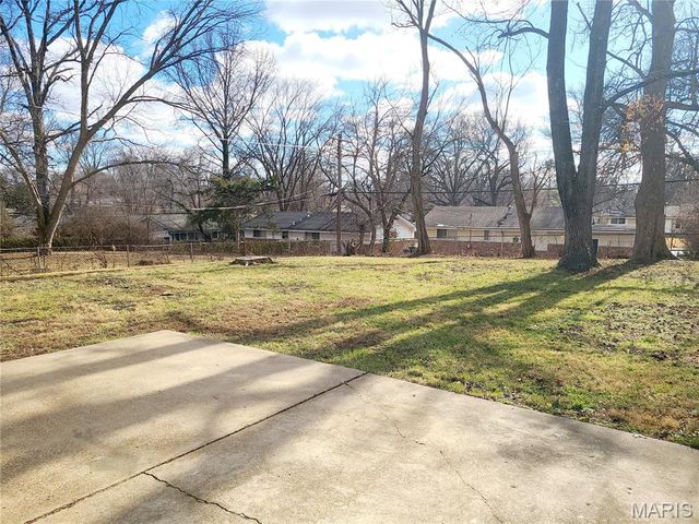 2414 Castle Drive, Moline Acres, MO 63136