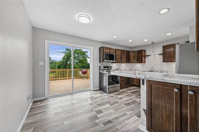 10711 Bristol Terrace, Kansas City, MO 64134