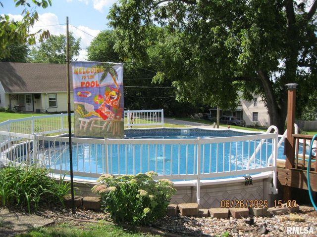 301 N CHURCH Street, Albany, IL 61230