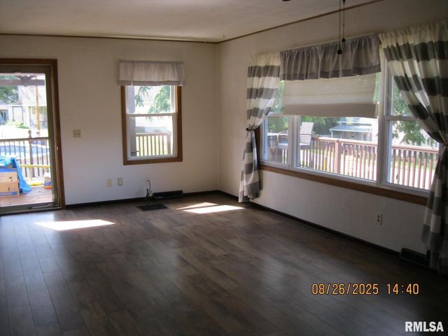 301 N CHURCH Street, Albany, IL 61230