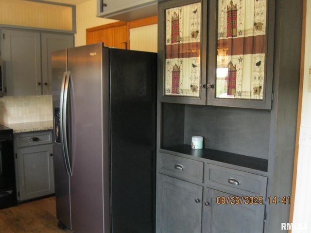 301 N CHURCH Street, Albany, IL 61230