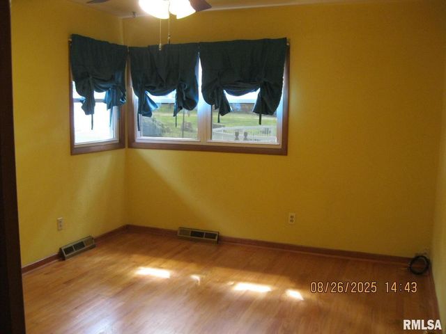 301 N CHURCH Street, Albany, IL 61230