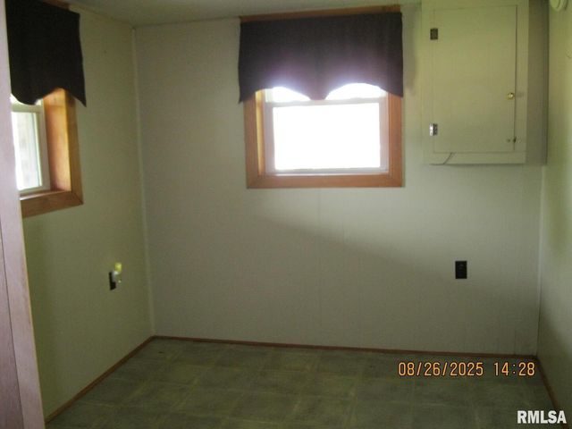 301 N CHURCH Street, Albany, IL 61230