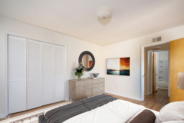 1002 Willow Drive 16, Chapel Hill, NC 27514