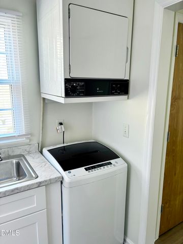 1002 Willow Drive 16, Chapel Hill, NC 27514