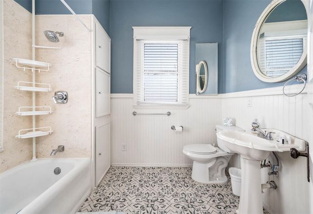 3811 Avenue O, Galveston, TX 77550