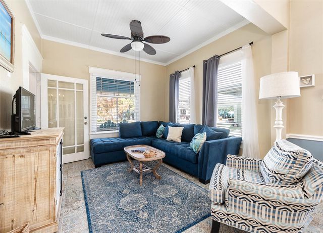 3811 Avenue O, Galveston, TX 77550