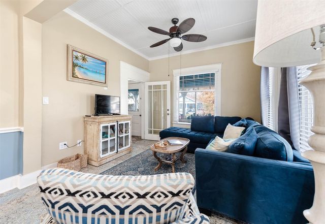 3811 Avenue O, Galveston, TX 77550