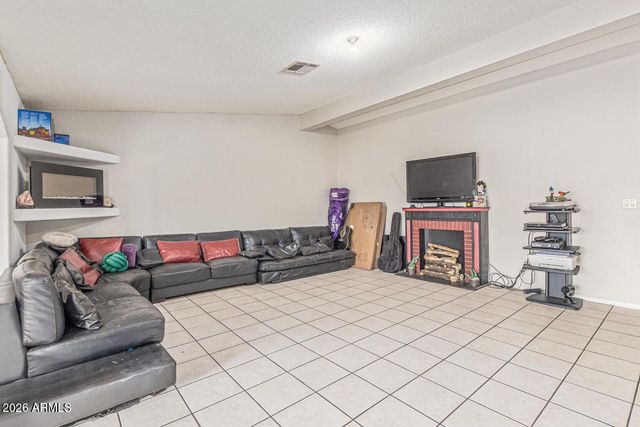 6718 W CATALINA Drive, Phoenix, AZ 85033