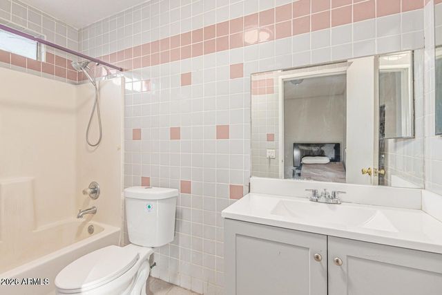 6718 W CATALINA Drive, Phoenix, AZ 85033