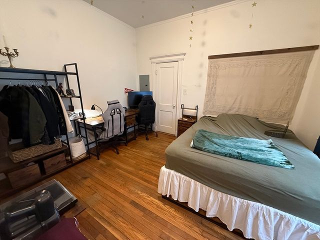 1111 Boylston Sat. 25, Boston, MA 02115