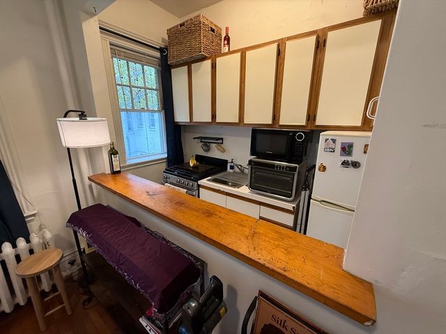 1111 Boylston Sat. 25, Boston, MA 02115