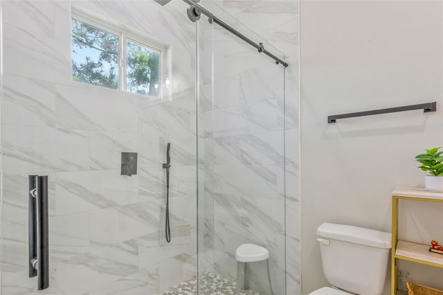 70 Highland Point Drive, Montgomery, TX 77356