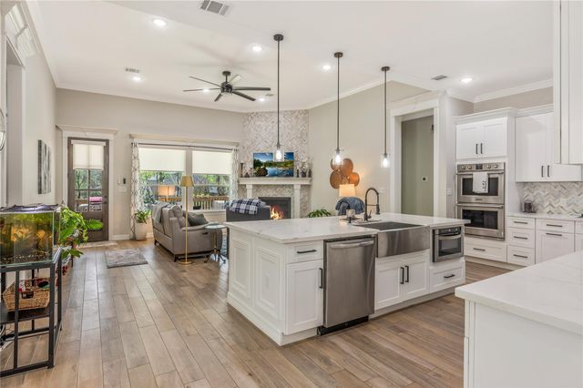 70 Highland Point Drive, Montgomery, TX 77356