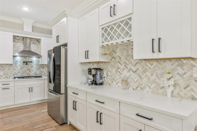 70 Highland Point Drive, Montgomery, TX 77356