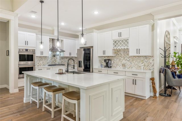 70 Highland Point Drive, Montgomery, TX 77356