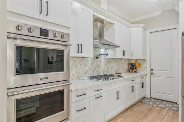 70 Highland Point Drive, Montgomery, TX 77356