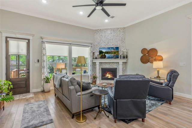 70 Highland Point Drive, Montgomery, TX 77356