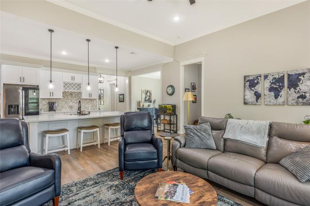 70 Highland Point Drive, Montgomery, TX 77356