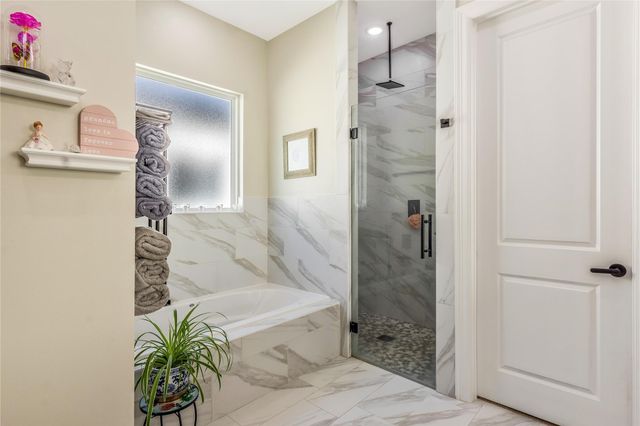 70 Highland Point Drive, Montgomery, TX 77356