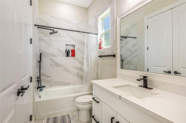 70 Highland Point Drive, Montgomery, TX 77356