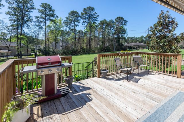 70 Highland Point Drive, Montgomery, TX 77356