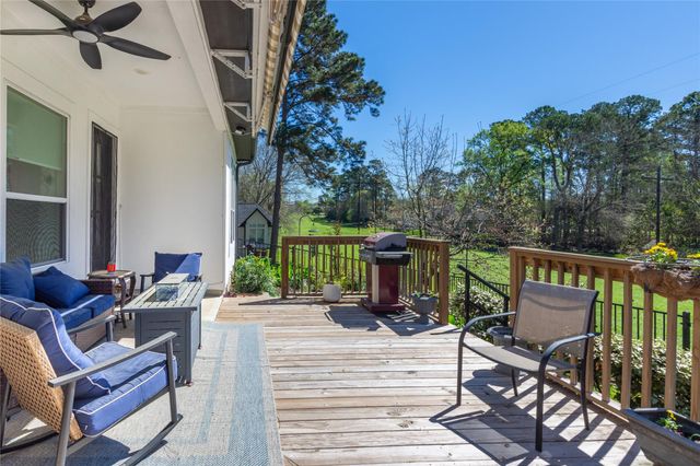 70 Highland Point Drive, Montgomery, TX 77356