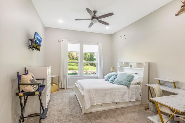 70 Highland Point Drive, Montgomery, TX 77356