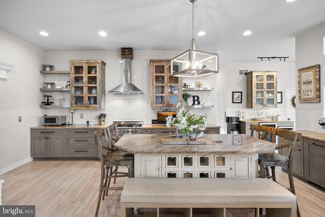 205 SHERWIN RD, Mullica Hill, NJ 08062