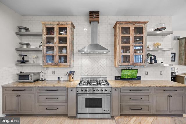 205 SHERWIN RD, Mullica Hill, NJ 08062