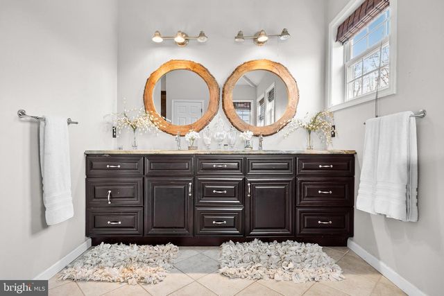 205 SHERWIN RD, Mullica Hill, NJ 08062