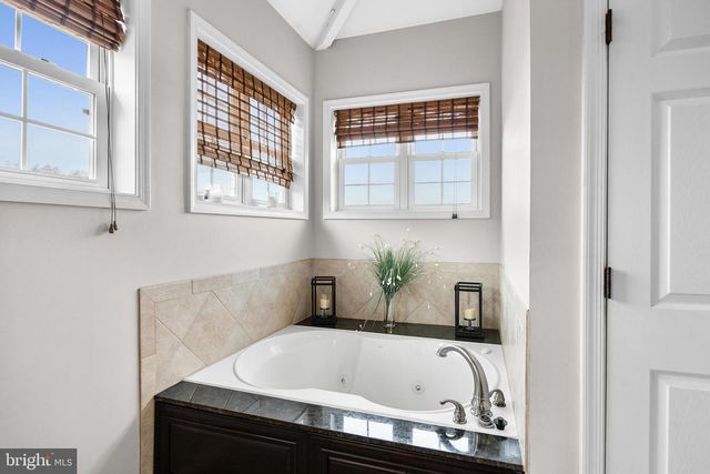 205 SHERWIN RD, Mullica Hill, NJ 08062