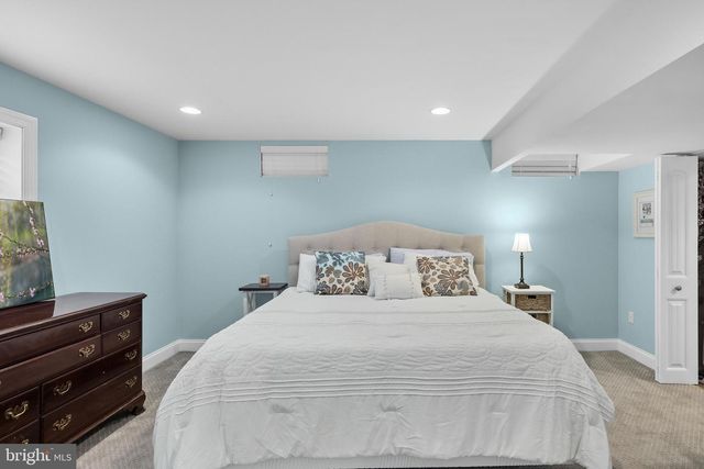 205 SHERWIN RD, Mullica Hill, NJ 08062