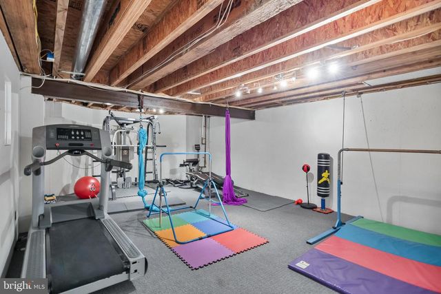 205 SHERWIN RD, Mullica Hill, NJ 08062