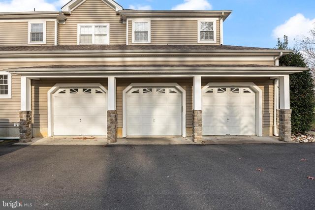 205 SHERWIN RD, Mullica Hill, NJ 08062