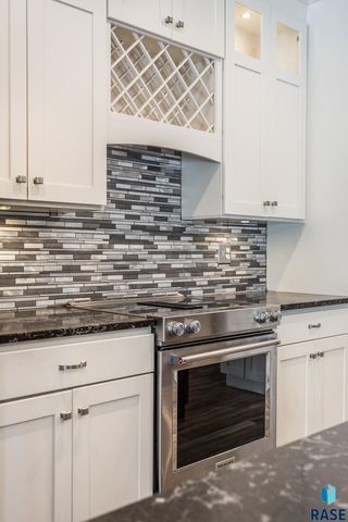 2824 E Sunflower Cir Circle, Brandon, SD 57005