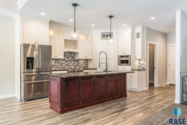 2824 E Sunflower Cir Circle, Brandon, SD 57005