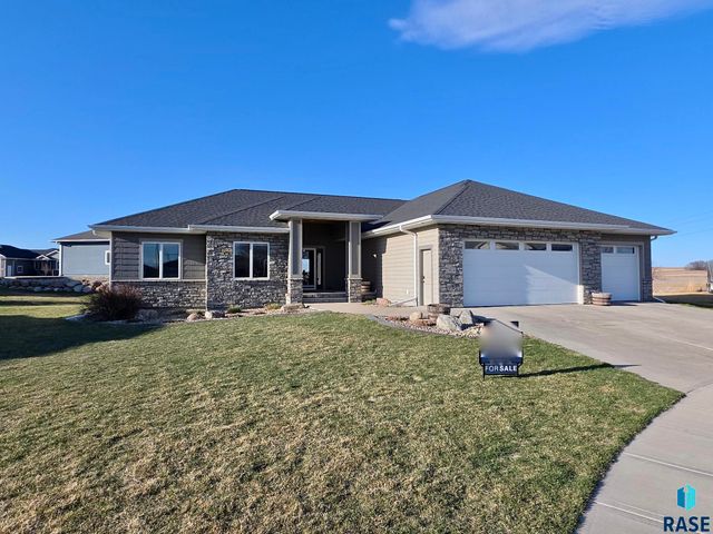2824 E Sunflower Cir Circle, Brandon, SD 57005