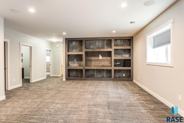 2824 E Sunflower Cir Circle, Brandon, SD 57005