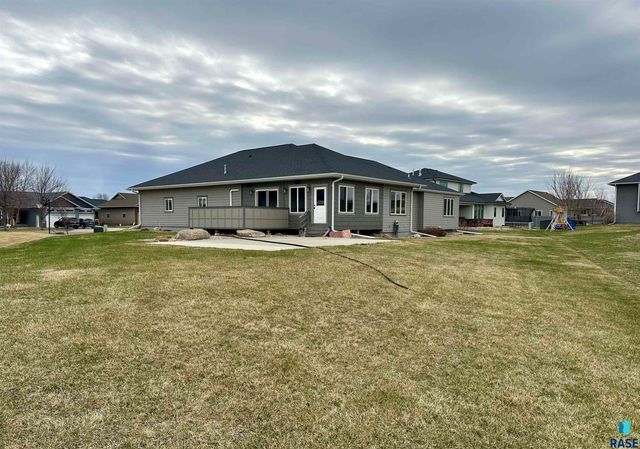 2824 E Sunflower Cir Circle, Brandon, SD 57005