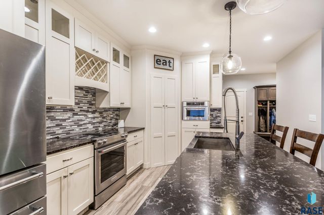 2824 E Sunflower Cir Circle, Brandon, SD 57005