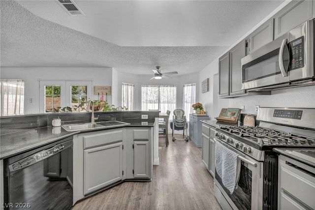 2940 Domino Way, Las Vegas, NV 89117