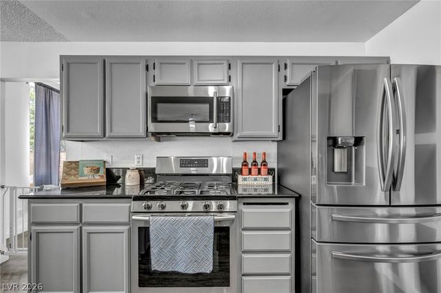2940 Domino Way, Las Vegas, NV 89117