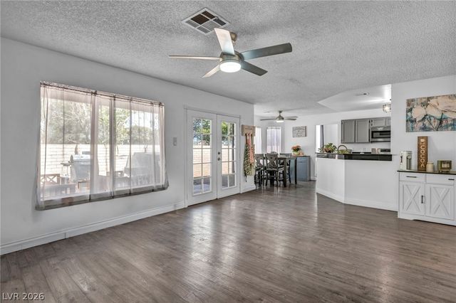 2940 Domino Way, Las Vegas, NV 89117