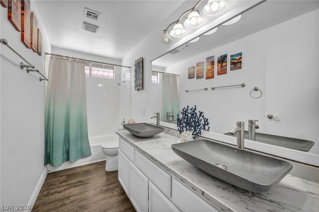 2940 Domino Way, Las Vegas, NV 89117