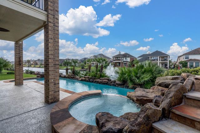 18119 Blues Point Drive, Cypress, TX 77429