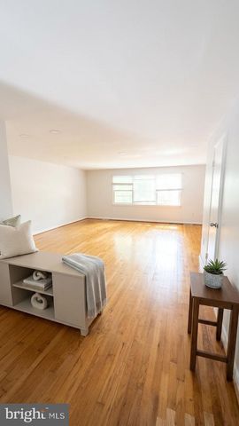 19 WIMBLEDON LN, Owings Mills, MD 21117