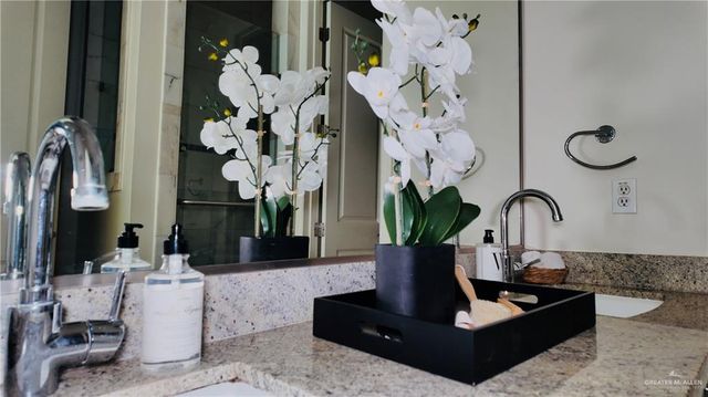 1209 E Olympia E Avenue 3, Mcallen, TX 78503