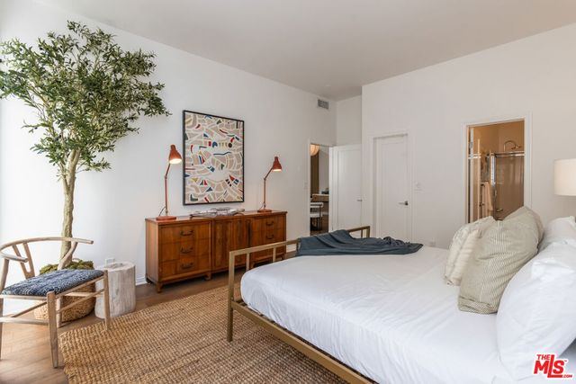511 San Vicente Boulevard 106, Santa Monica, CA 90402
