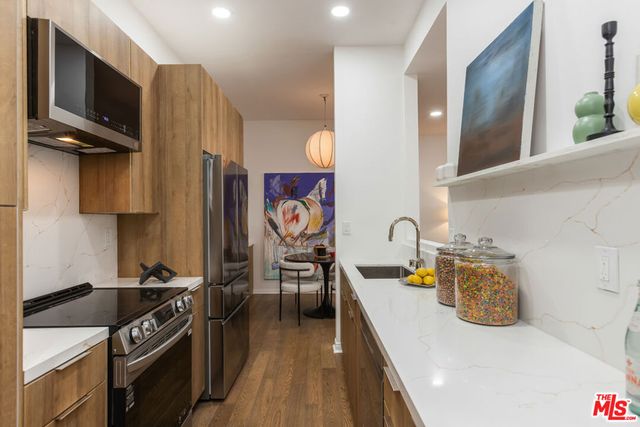511 San Vicente Boulevard 106, Santa Monica, CA 90402